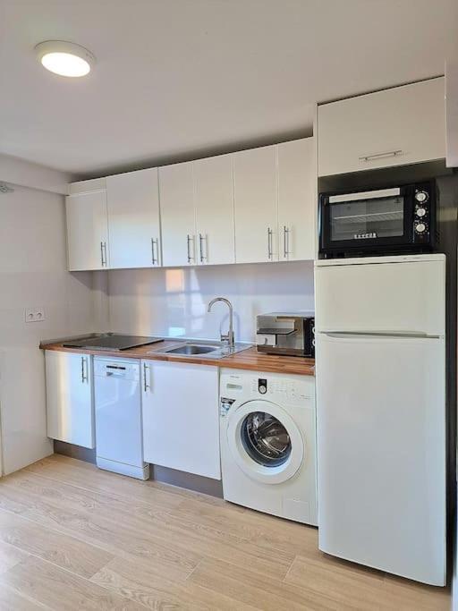 Encantador Duplex Para 6 A 1 Minuto De La Playa Benalmádena Esterno foto
